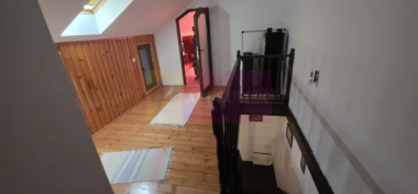 Vila duplex de vanzare cu 4 camere in Azuga