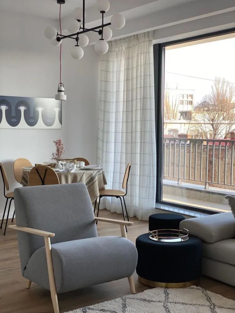 Închiriere apartament 2 camere in bloc boutique Dacia- gradina Icoane - Închiriere apartament 2 camere in bloc boutique situat în zona bdul Dacia - in apropiere de gradina Icoanei, cu o suprafață generoasa de 87 mp, et 1, decomandat, loc parcare subteran, 3 lifturi, contorizat total , centrala proprie, bucătărie mobilata și utilată , AC, mobilat.
Liber începând cu data de 15 Mai 2025. Vizionări după această dată.
Pentru alte detalii sau informații rog msj privat.
Chirie 1100 euro
Garanție 1 luna chirie