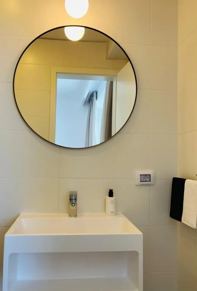 Închiriere apartament 2 camere in bloc boutique Dacia- gradina Icoane - Închiriere apartament 2 camere in bloc boutique situat în zona bdul Dacia - in apropiere de gradina Icoanei, cu o suprafață generoasa de 87 mp, et 1, decomandat, loc parcare subteran, 3 lifturi, contorizat total , centrala proprie, bucătărie mobilata și utilată , AC, mobilat.
Liber începând cu data de 15 Mai 2025. Vizionări după această dată.
Pentru alte detalii sau informații rog msj privat.
Chirie 1100 euro
Garanție 1 luna chirie