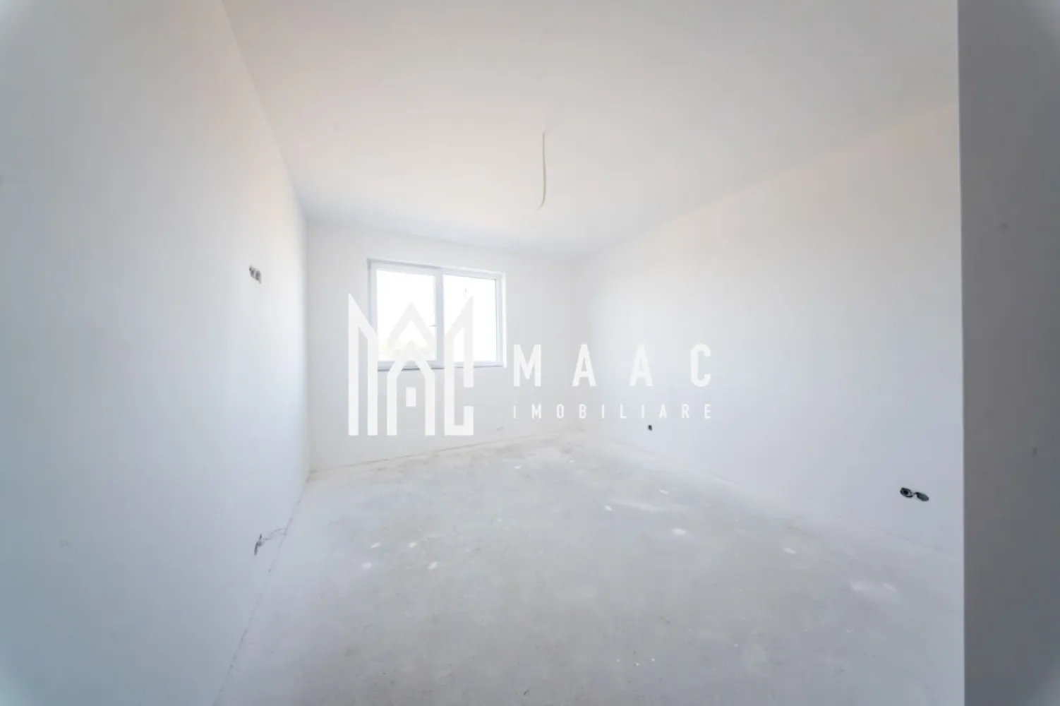Apartamente 2 și 3 camere | Rate direct la dezvoltator | Balcon Selimbar - MAAC Imobiliare vă prezintă spre vânzare apartamente moderne cu 2 și 3 camere, cu posibilitatea achiziției în rate direct la dezvoltator, fără credit bancar.

Locuințele sunt compartimentate eficient și se predau la cheie, fiind ideale atât pentru locuință personală, cât și pentru investiție.

Tipuri de apartamente disponibile
Apartamente cu 2 camere

47 mp utili
Compartimentare: living cu bucătărie open space, dormitor, baie cu geam, logie de 4 mp
Preț: 103.000 euro (TVA inclus)

55 mp utili
Compartimentare: living cu bucătărie open space, dormitor, baie cu geam, logie de 4 mp
Preț: 125.000 euro (TVA inclus)

Apartamente cu 3 camere

75 mp utili
Compartimentare: living cu bucătărie open space, 2 dormitoare, 2 băi, balcon/logie de 8 mp
Preț: 169.000 euro (TVA inclus)
Posibilitate achiziție în rate: 33.000 euro avans + 600 euro/lună timp de 30 ani

80 mp utili
Compartimentare: living cu bucătărie open space, 2 dormitoare, 2 băi, balcon de 8 mp
Preț: 180.000 euro (TVA inclus)
Posibilitate achiziție în rate: 33.000 euro avans + 650 euro/lună timp de 30 ani

Dotări și informații suplimentare
 predare la cheie
 uși interioare Porta Doors
 logii și balcoane generoase
 loc de parcare disponibil separat – 5.000 euro
 predare estimată: Iunie – Iulie

Aceste apartamente reprezintă o oportunitate excelentă pentru cei care își doresc o locuință modernă, într-un imobil nou, cu posibilitatea achiziției flexibile direct la dezvoltator.

 Pentru mai multe detalii sau pentru programarea unei vizionări, vă rugăm să ne contactați, specificând ID:CP2955660
