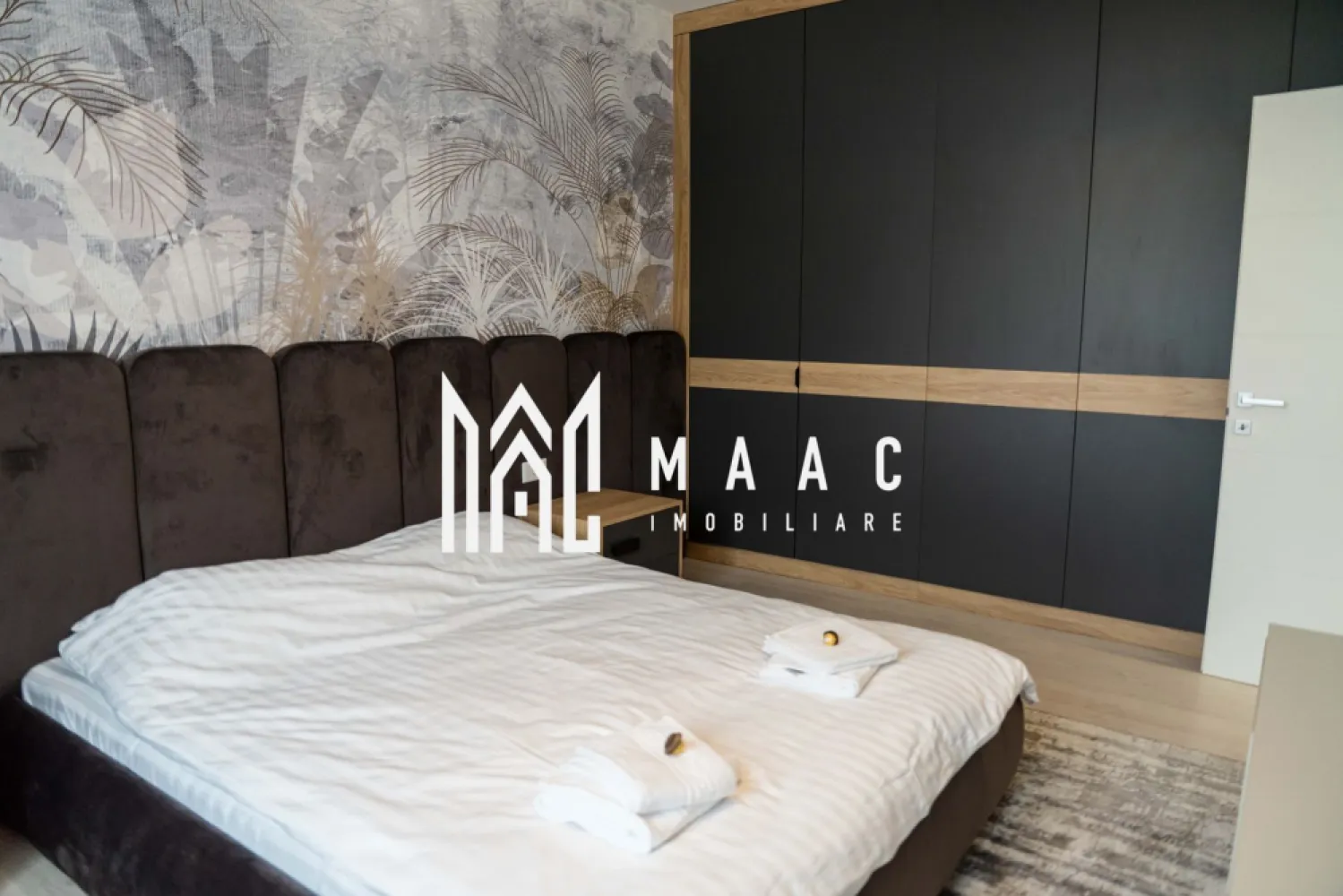 Apartament 2 camere |Tei Residence| Dem. Radulescu - MAAC IMOBILIARE vă propune spre vânzare un apartament cu 2 camere decomandat, mobilat si utilat, situat în complexul rezidențial de lux Tei Residence, pe Bulevardul Dem Rădulescu din Râmnicu Vâlcea, una dintre cele mai apreciate zone rezidențiale ale orașului.

Proprietatea se află într-un bloc nou construit la standarde premium, oferind un echilibru perfect între confort, calitate și o locație excelentă.

Detalii apartament:

-compartimentare decomandată;

-2 camere spațioase;

-finisaje de înaltă calitate;

-spații luminoase, cu lumină naturală din abundență;

-compartimentare practică, ideală pentru un stil de viață modern.

Parcare și facilități:

-imobilul dispune de garaj subteran modern, care oferă siguranță și confort;

-opțional, se poate achiziționa separat un loc de parcare subteran, cu acces direct către apartament prin lift;

-complex securizat, monitorizat video;

-spații verzi amenajate și zone comerciale la parter.

Proprietatea este ideală atât pentru locuință personală, cât și pentru investiție, fiind amplasată într-o zonă cu cerere ridicată și dezvoltare continuă.

Pentru mai multe informații sau pentru programarea unei vizionări, echipa MAAC IMOBILIARE vă stă cu plăcere la dispoziție.
CP2957197