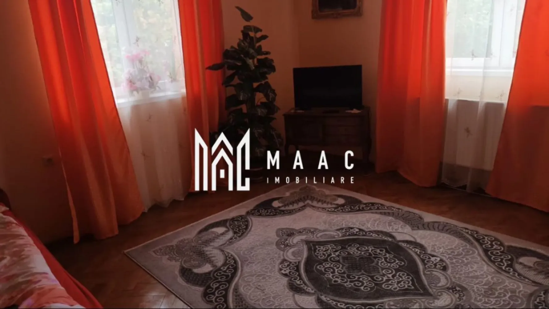 Casă de vânzare I 170 MPU I teren 1200 mp I zonă ultracentrală - Tălmaciu - MAAC Imobiliare va propune spre vanzare o casă spațioasă situată ultracentral în Tălmaciu, într-o zonă liniștită și bine poziționată, aproape de principalele puncte de interes ale orașului: centrul comercial, parc, liceu, biserică, centru medical și ștrand.

Suprafața utilă a casei este de 170 mp, iar proprietatea beneficiază de un teren generos de 1200 mp, care oferă multiple posibilități de amenajare pentru grădină, livadă sau zonă de relaxare.

Compartimentare:
4 camere decomandate
bucătărie
baie mare cu cadă
2 cămări pentru depozitare
casa scării cu acces la pod mansardabil

Podul este mansardabil, oferind posibilitatea extinderii spațiului locuibil.

Utilități și dotări:
apă
curent electric
gaz
încălzire prin centrală termică proprie

Dependințe:
garaj
spații suplimentare de depozitare

Casa se vinde complet mobilată și utilată. Imobilul se află într-o stare foarte bună de întreținere și nu necesită reparații, doar eventuale modernizări după preferințele viitorilor proprietari.
Proprietatea este ideală pentru o familie care își dorește spațiu generos, liniște și o poziționare centrală.
Pentru mai multe detalii si programarea unei vizionari va rugam sa specificati ID: CP2811491.