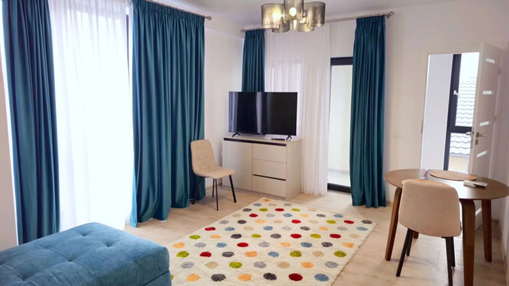 Apartament cu o camera, bloc nou - Prima inchiriere