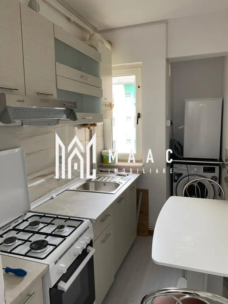 Apartament 2 camere nedecomandat | Hipodrom 2, Sibiu | 38 mp - Apartament cu 2 camere de închiriat în Sibiu, zona Hipodrom 2, cu 38 mp utili, situat la etajul 3 al unui imobil finalizat și pregătit pentru mutare din 15 iulie.

Detalii proprietate:
• Suprafață utilă: 38 mp
• Suprafață construită: 46 mp
• Compartimentare: nedecomandat
• Configurație: living, dormitor, bucătărie, baie
• Etaj 3 din 4
• Imobil finalizat, construit în 1970
• Stare interioară: bună
• Se închiriază complet mobilat și utilat
• Mobilierul și electrocasnicele sunt în stare foarte bună
• Scară de bloc curată și bine întreținută

Zonă și acces:
Proprietatea este amplasată în cartierul Hipodrom 2 din Sibiu, cu acces facil către magazine, mijloace de transport, școli și alte puncte de interes. În apropiere sunt disponibile numeroase locuri de parcare, iar zona este apreciată pentru liniște și accesibilitate.

Disponibil pentru închiriere începând cu 15 iulie. Pentru detalii suplimentare și programarea unei vizionări, contactați echipa MAAC Imobiliare și menționați Cod anunț CP3197842.