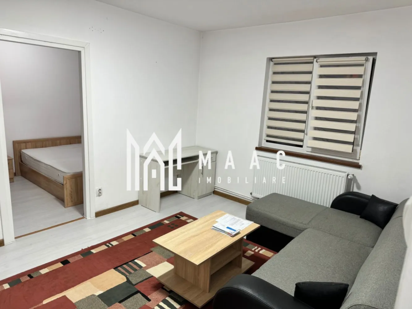 Apartament 2 camere nedecomandat | Hipodrom 2, Sibiu | 38 mp - Apartament cu 2 camere de închiriat în Sibiu, zona Hipodrom 2, cu 38 mp utili, situat la etajul 3 al unui imobil finalizat și pregătit pentru mutare din 15 iulie.

Detalii proprietate:
• Suprafață utilă: 38 mp
• Suprafață construită: 46 mp
• Compartimentare: nedecomandat
• Configurație: living, dormitor, bucătărie, baie
• Etaj 3 din 4
• Imobil finalizat, construit în 1970
• Stare interioară: bună
• Se închiriază complet mobilat și utilat
• Mobilierul și electrocasnicele sunt în stare foarte bună
• Scară de bloc curată și bine întreținută

Zonă și acces:
Proprietatea este amplasată în cartierul Hipodrom 2 din Sibiu, cu acces facil către magazine, mijloace de transport, școli și alte puncte de interes. În apropiere sunt disponibile numeroase locuri de parcare, iar zona este apreciată pentru liniște și accesibilitate.

Disponibil pentru închiriere începând cu 15 iulie. Pentru detalii suplimentare și programarea unei vizionări, contactați echipa MAAC Imobiliare și menționați Cod anunț CP3197842.