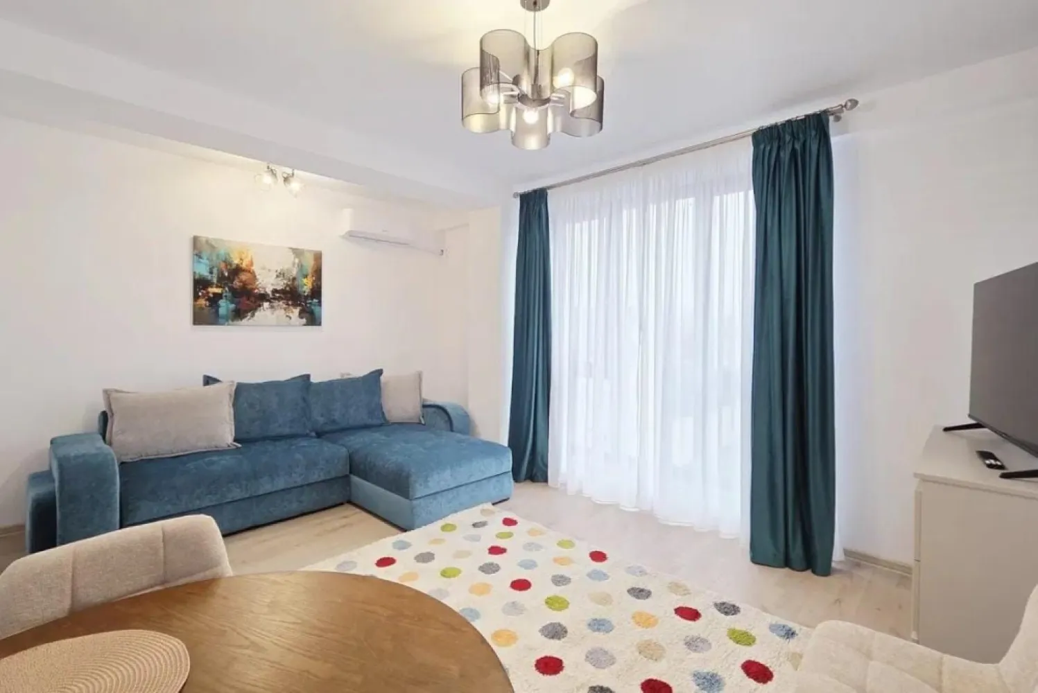 Apartament cu o camera, bloc nou - Prima inchiriere