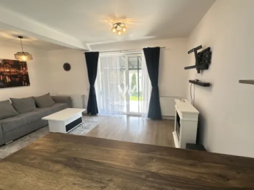 Casa la cheie, curte individuala, jaluzele electrice, aer conditionat