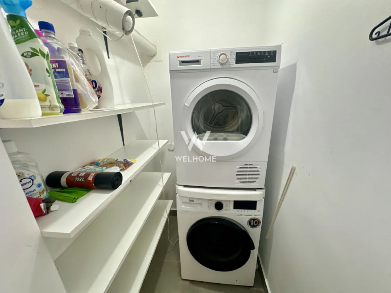 Casa la cheie, curte individuala, jaluzele electrice, aer conditionat