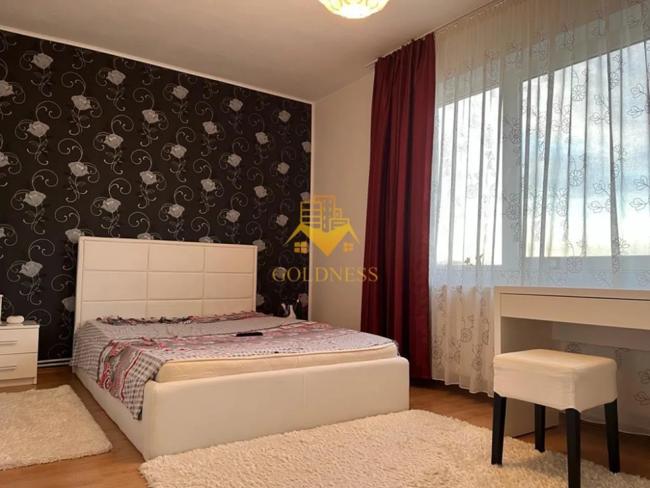 1 camera, Buna ziua, Lidl, Grand Hotel Italia, Fagului, Home Garden - GOLDNESS Imobiliare vă propune spre închiriere un apartament cu 1 camere complet mobilat și utilat, la etajul 2 într-un imobil de 4 etaje, în Cartierul Buna ziua.
Dispune de loc de parcare!
Se află în apropierea stațiilor de transport în comun, magazine, restaurante, spații verzi, farmacii, etc. 

Apartamentul este compartimentat astfel:
 - dormitor cu pat matrimonial, dressing, noptiere
 - bucătărie cu canapea extensibilă, complet utilată și mobilată, loc de servit masa 
 - baie cu cada, calorifer port prosop și dulap pentru depozitare.
 - balcon 4mp.

Imobilul este dotat cu toate cele necesare- centrală proprie, frigider, aragaz, hotă, mașină de spălat haine, etc. 

Dacă sunteți interesați de acest apartament și doriți să îl vizionați, dar și pentru alte oferte nu ezitați să ne contactați telefonic sau prin e-mail. Vă stăm la dispoziție!
Pentru intermediere se percepe un comision de 50% din prețul chiriei!