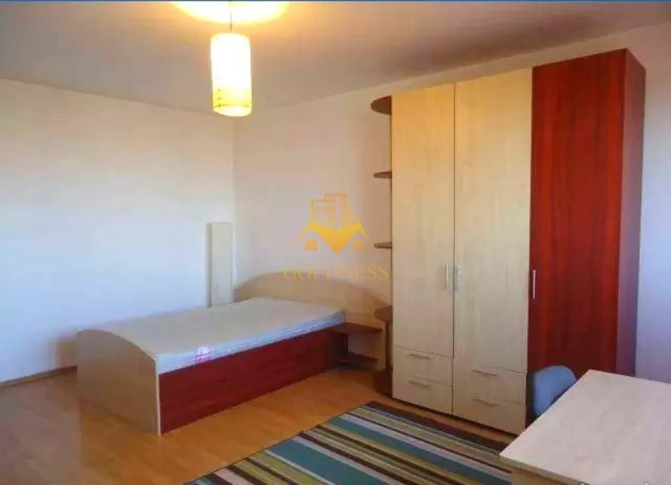 1 camera, modern, Observatorului, Zona Calea Turzii, Cartierul Zorilor - GOLDNESS Imobiliare vă propune spre închiriere un apartament cu 1 camer1 complet mobilat și utilat, la etajul 2 într-un imobil de 5 etaje, în cartierul Zorilor, aproape de Sigma Shopping Center. 

Apartamentul este compartimentat astfel:
 - dormitor cu pat matrimonial, dressing, noptiere, birou

 - bucatarie complet utilată, loc de servit masa 

 - baie cu dus, calorifer port prosop inox și dulap pentru depozitare.

 - balcon de 4 mp.

Imobilul este dotat cu toate cele necesare- centrală proprie, mașină de spălat haine, frigider, aragaz, etc. 

Se află în apropierea stațiilor de transport în comun, magazine, restaurante, spații verzi, farmacii, etc. 

Posibilitate de parcare la liber!

Dacă sunteți interesați de acest apartament și doriți să îl vizionați, dar și pentru alte oferte sau detalii nu ezitați să ne contactați telefonic sau prin e-mail. Vă stăm la dispoziție!