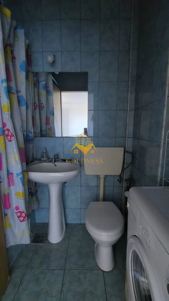 1 camera, modern, Observatorului, Zona Calea Turzii, Cartierul Zorilor - GOLDNESS Imobiliare vă propune spre închiriere un apartament cu 1 camer1 complet mobilat și utilat, la etajul 2 într-un imobil de 5 etaje, în cartierul Zorilor, aproape de Sigma Shopping Center. 

Apartamentul este compartimentat astfel:
 - dormitor cu pat matrimonial, dressing, noptiere, birou

 - bucatarie complet utilată, loc de servit masa 

 - baie cu dus, calorifer port prosop inox și dulap pentru depozitare.

 - balcon de 4 mp.

Imobilul este dotat cu toate cele necesare- centrală proprie, mașină de spălat haine, frigider, aragaz, etc. 

Se află în apropierea stațiilor de transport în comun, magazine, restaurante, spații verzi, farmacii, etc. 

Posibilitate de parcare la liber!

Dacă sunteți interesați de acest apartament și doriți să îl vizionați, dar și pentru alte oferte sau detalii nu ezitați să ne contactați telefonic sau prin e-mail. Vă stăm la dispoziție!