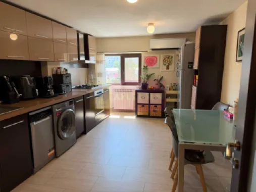Apartament 4 camere bd Decebal stradal