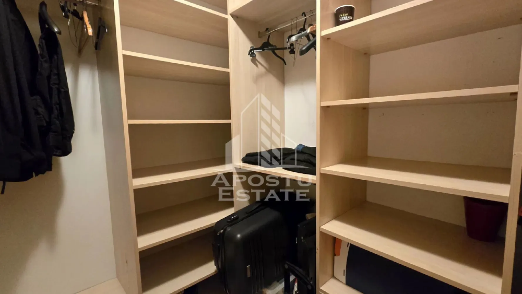 Apartament de vanzare cu 3 camere, bloc nou, centrala proprie,Aradului
