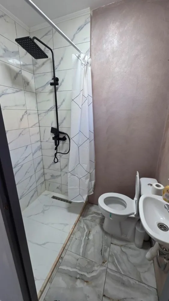 De vanzare hala+teren +2 apartamente la doar 7 km Bistrita