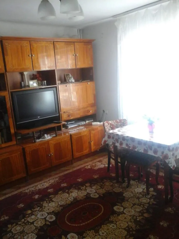 BRASADAS vinde casa cu etaj 4 cam 4 ari in zona 14 Mai. - Agenția imobiliara BRASADAS vinde casa individuala cu etaj cu 4 camere si teren 372mp în zona 14 Mai.