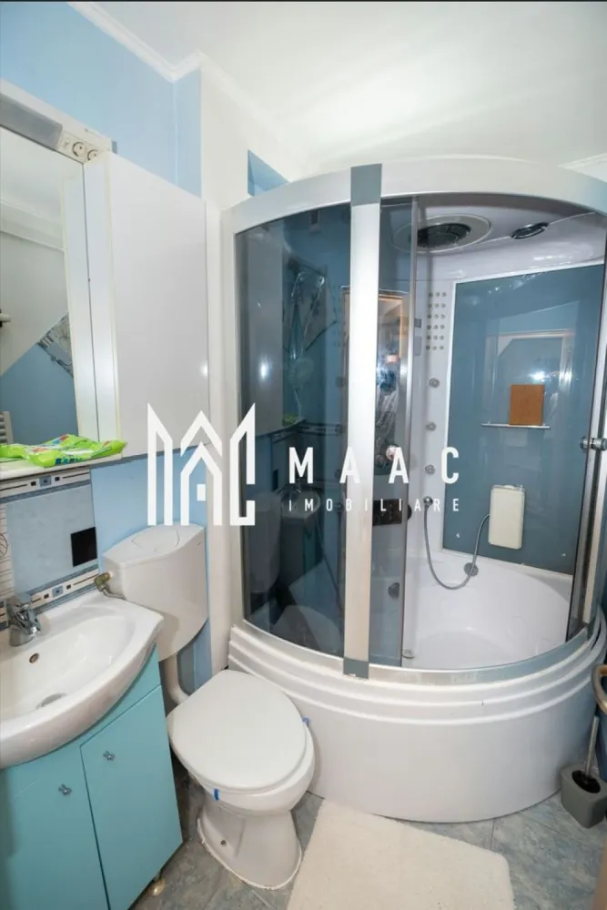 Apartament central 2 Camere | 48 MP | Mutare imediata - Apartament 2 camere etaj 4/4 – zona centrala, Râmnicu Vâlcea

MAAC Imobiliare vă propune spre vânzare un apartament cu 2 camere, situat într-o zonă excelentă, in imediata apropiere de centrul orasului, precum si de piață, supermarketuri, școli, faleza Olanesti.

Proprietatea are o suprafață totala de 48 MP, se afla la etajul 4/4, pe strada Dacia.

Este o alegere ideală pentru tineri aflați la început de drum sau ca investiție, fiind disponibil imediat pentru vanzare si este pretabil pentru inchiriere.

Apartamentul se preda mobilat si utilat ca in fotografiile de prezentare.

Pentru un comfort termic sporit si facturi mai mici la intretinere, a fost instalat un gigacalorimetru, inclusiv un aparat de aer conditionat.

Apartamentul prezinta multiple imbunatatiri precum: 
-tamplarie schimbata, 
-instalatie sanitara inlocuita
-glet si vopsea lavabila
-balcon inchis cu termopan
-baie moderna
-bucatarie complet mobilata si utilata
-parchet modern

📞 Pentru mai multe detalii și programarea unei vizionări, contactați echipa MAAC Imobiliare Râmnicu Vâlcea.

id- CP2778223