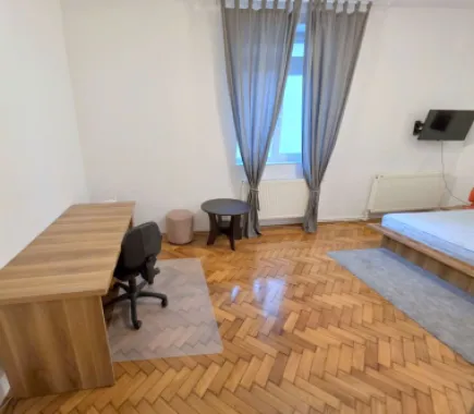 De inchiriat apartament cu o camera ultracentral, et. 1, 320 euro