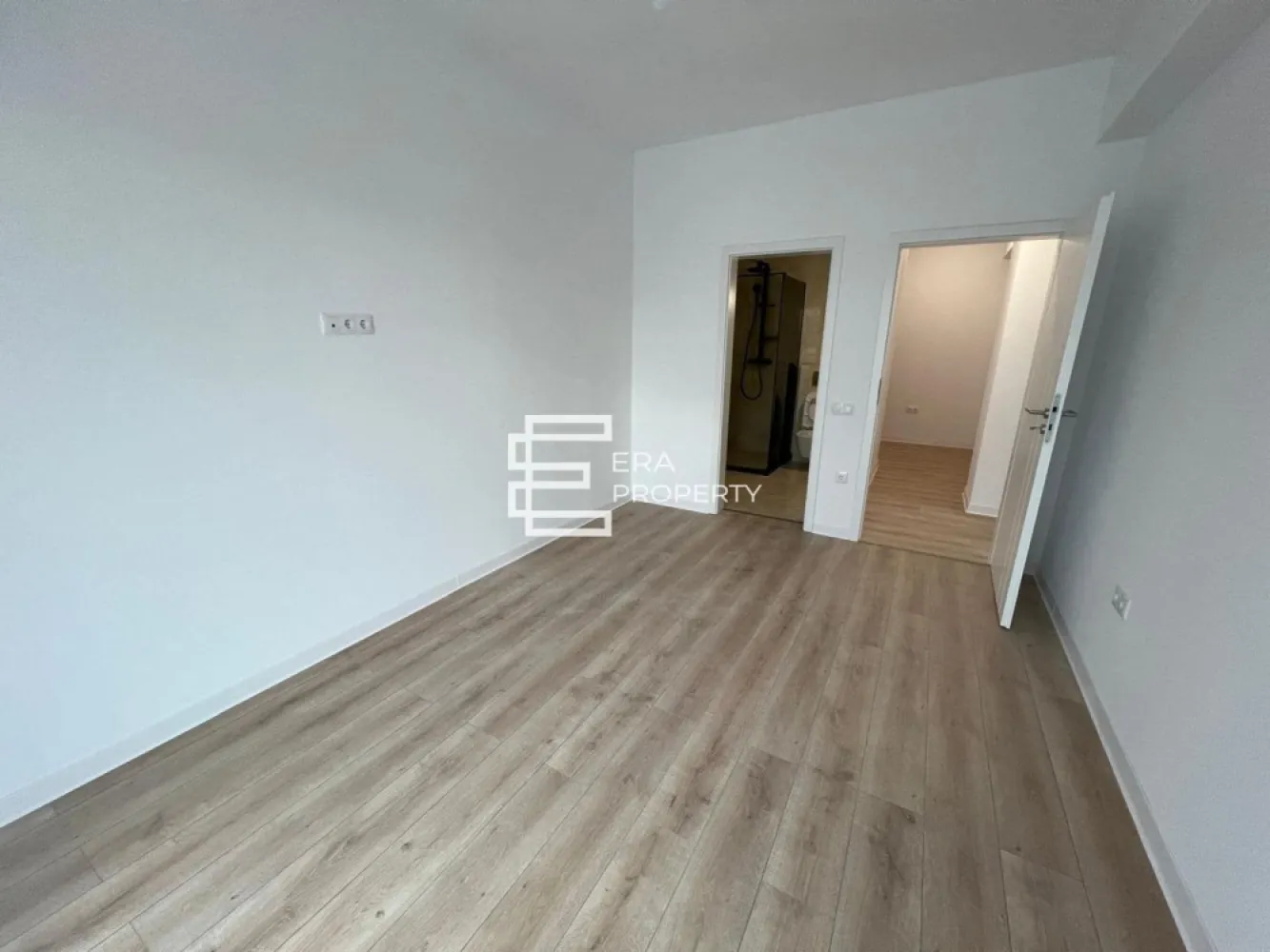 Apartament 3 camere, 80 mp,gradina 42 mp - Selimbar