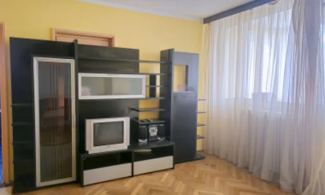 Apartament 3 camere de vanzare - Tiglina 1 - Strada Saturn - Etaj 2