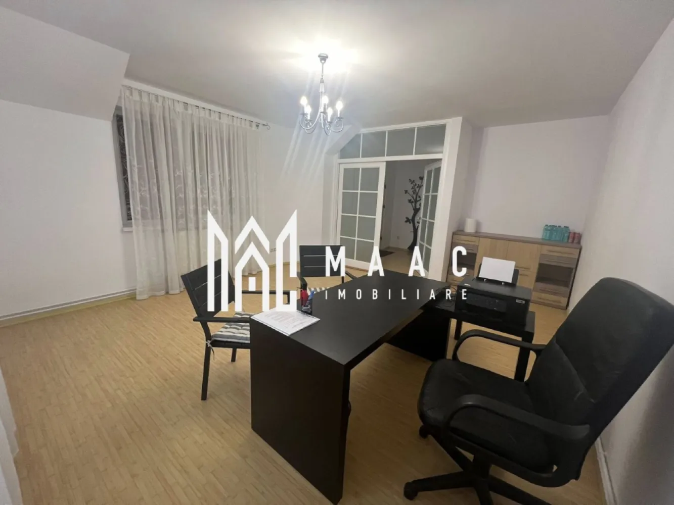 Spațiu de închiriat I Zona Ștrand, Sibiu I ideal pentru birouri - MAAC Imobiliare va propune spre inchiriere un spațiu situat în zona Ștrand din Sibiu, potrivit pentru birouri, cabinet, activități administrative sau alte tipuri de activități profesionale.

Spațiul este amplasat într-o zonă accesibilă, fiind ideal pentru desfășurarea unei activități într-un cartier bine dezvoltat al orașului.

Caracteristici:
Potrivit pentru birouri sau alte activități
Grup sanitar propriu
Zonă Ștrand – Sibiu
Acces facil și zonă cu trafic
Spațiul poate fi adaptat în funcție de nevoile chiriașului și este ideal pentru cabinet, sediu firmă, birou contabilitate, IT sau alte servicii.

Condiții de închiriere: Se percepe o garanție în cuantumul unei chirii lunare.
Pentru mai multe detalii și programarea unei vizionări, vă invităm să contactați Maac Imobiliare, specificând ID: CP2961799.