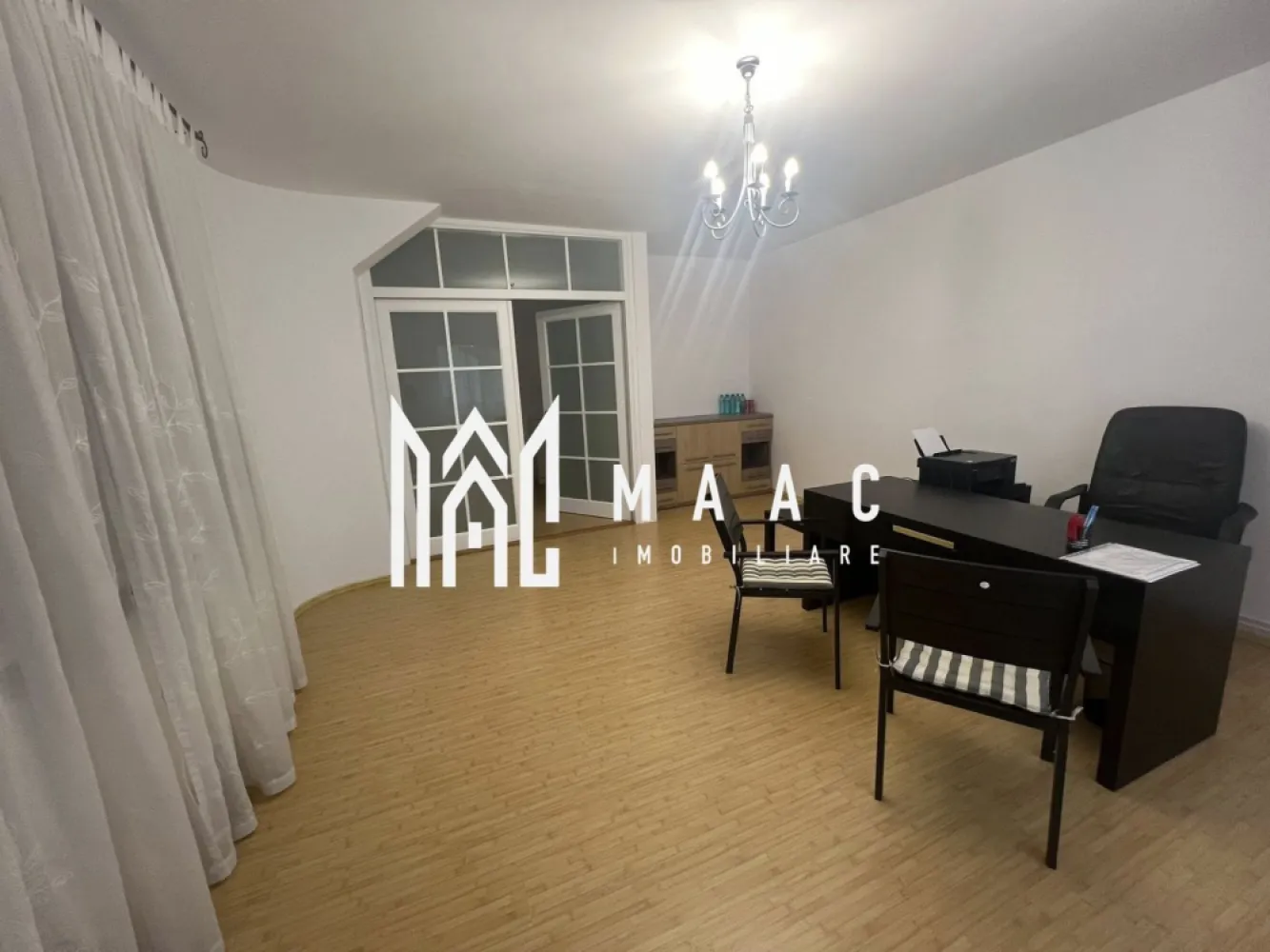 Spațiu de închiriat I Zona Ștrand, Sibiu I ideal pentru birouri - MAAC Imobiliare va propune spre inchiriere un spațiu situat în zona Ștrand din Sibiu, potrivit pentru birouri, cabinet, activități administrative sau alte tipuri de activități profesionale.

Spațiul este amplasat într-o zonă accesibilă, fiind ideal pentru desfășurarea unei activități într-un cartier bine dezvoltat al orașului.

Caracteristici:
Potrivit pentru birouri sau alte activități
Grup sanitar propriu
Zonă Ștrand – Sibiu
Acces facil și zonă cu trafic
Spațiul poate fi adaptat în funcție de nevoile chiriașului și este ideal pentru cabinet, sediu firmă, birou contabilitate, IT sau alte servicii.

Condiții de închiriere: Se percepe o garanție în cuantumul unei chirii lunare.
Pentru mai multe detalii și programarea unei vizionări, vă invităm să contactați Maac Imobiliare, specificând ID: CP2961799.