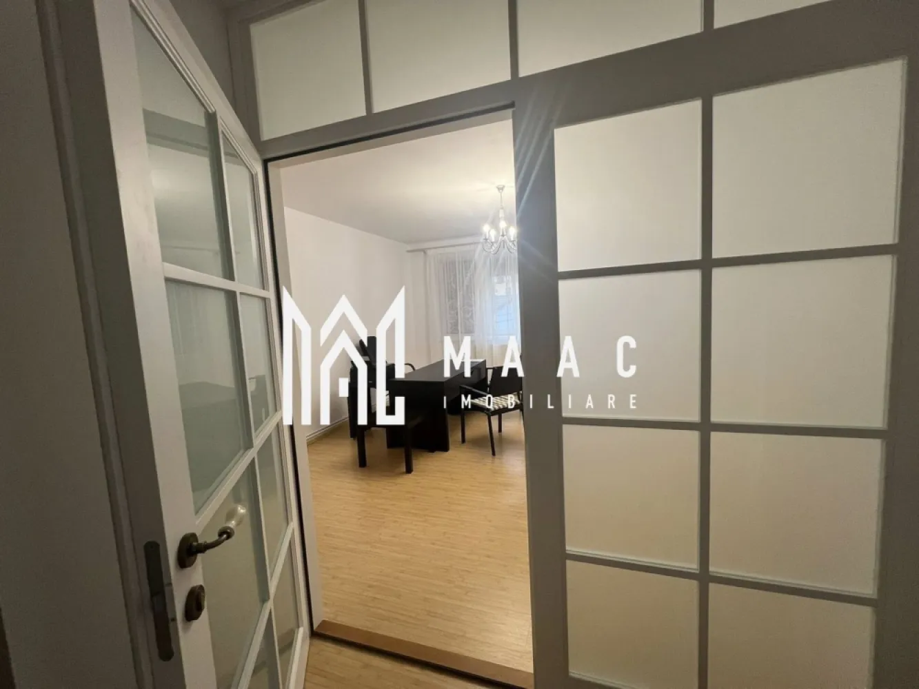 Spațiu de închiriat I Zona Ștrand, Sibiu I ideal pentru birouri - MAAC Imobiliare va propune spre inchiriere un spațiu situat în zona Ștrand din Sibiu, potrivit pentru birouri, cabinet, activități administrative sau alte tipuri de activități profesionale.

Spațiul este amplasat într-o zonă accesibilă, fiind ideal pentru desfășurarea unei activități într-un cartier bine dezvoltat al orașului.

Caracteristici:
Potrivit pentru birouri sau alte activități
Grup sanitar propriu
Zonă Ștrand – Sibiu
Acces facil și zonă cu trafic
Spațiul poate fi adaptat în funcție de nevoile chiriașului și este ideal pentru cabinet, sediu firmă, birou contabilitate, IT sau alte servicii.

Condiții de închiriere: Se percepe o garanție în cuantumul unei chirii lunare.
Pentru mai multe detalii și programarea unei vizionări, vă invităm să contactați Maac Imobiliare, specificând ID: CP2961799.