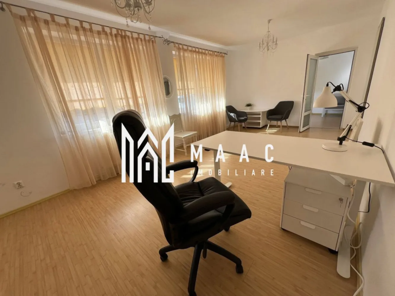 Spațiu de închiriat –40 MPU I Zona Ștrand, Sibiu - MAAC Imobiliare va propune spre inchiriere un spațiu cu suprafața de 40 mp, situat în zona Ștrand din Sibiu, potrivit pentru birouri, cabinet, sediu firmă sau alte tipuri de activități profesionale.

Spațiul este amplasat într-o zonă accesibilă, într-un cartier bine dezvoltat al orașului, cu acces facil către principalele puncte de interes.

Caracteristici:
Suprafață: 40 mp
Destinație: birouri sau alte activități
Grup sanitar propriu
Locație: zona Ștrand – Sibiu
Zonă liniștită, potrivită pentru activități de birou
Spațiul este ideal pentru cabinet, birou contabilitate, IT, consultanță, sediu firmă sau alte servicii.

Condiții de închiriere: Se percepe o garanție în cuantumul unei chirii lunare.
Pentru mai multe detalii și programarea unei vizionări, vă invităm să contactați Maac Imobiliare, specificând ID: CP2961833.