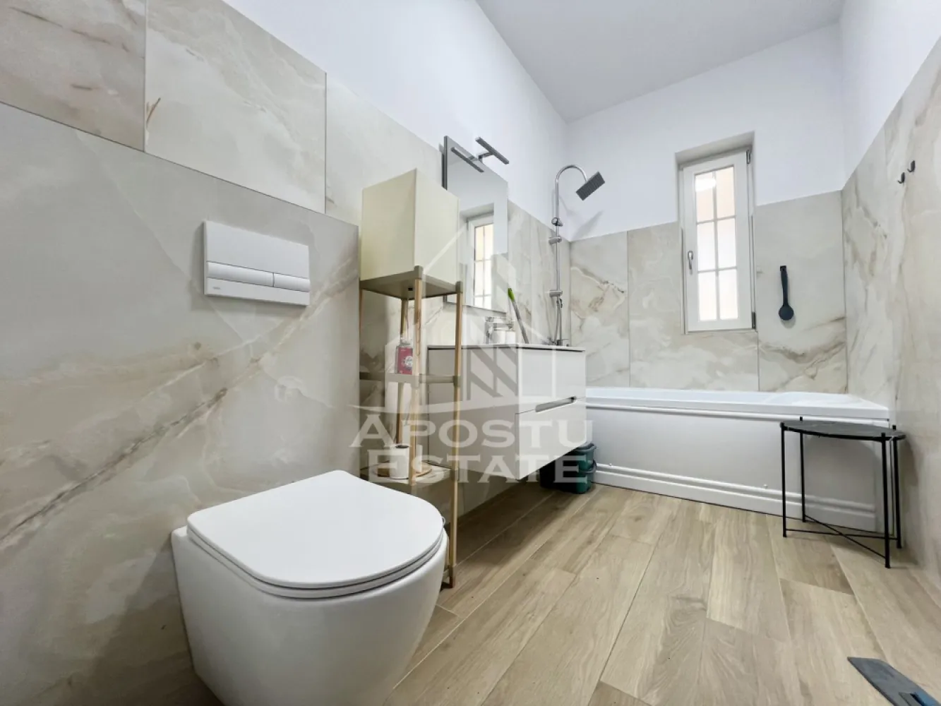 Apartament cu 2 camere de inchiriat, loc de parcare, Giroc