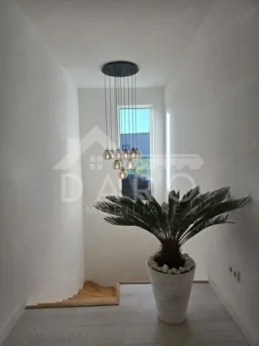 🏡 Penthouse exclusivist cu 4 camere – 120 mp utili