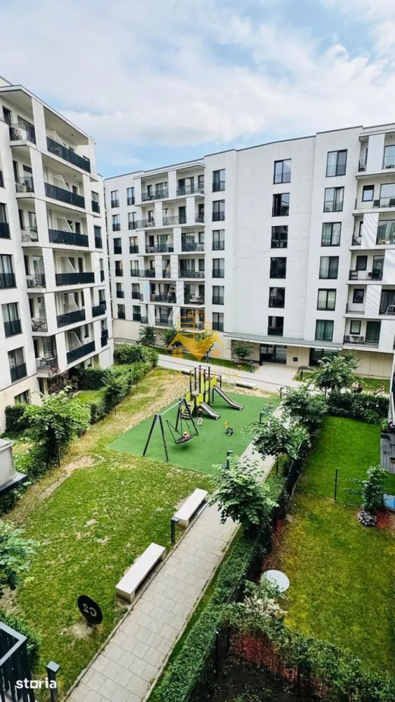 1 camera studio, Marasti, The Office, Record Park, 21 dec. Lidl - GOLDNESS Imobiliare vă propune spre închiriere un apartament cu 1 camera tip studio complet mobilat și utilat, la etajul 3 într-un imobil de 6 etaje, în Cartierul Marasti în Record Park.
Se află în apropierea stațiilor de transport în comun, magazine, restaurante, spații verzi, farmacii, etc. 

Apartamentul este compartimentat astfel:
 - camera cu pat matrimonial și canapea extensibila, dressing, noptiere
 - bucătărie open space complet utilată și mobilată, loc de servit masa 
 - baie cu dus walkin, calorifer port prosop și dulap pentru depozitare.

Imobilul este dotat cu toate cele necesare- centrală proprie și încălzirea prin pardoseala, frigider, aragaz, hotă, mașină de spălat haine, uscător, mașina de spalat vase, AC etc. 

Dacă sunteți interesați de acest apartament și doriți să îl vizionați, dar și pentru alte oferte nu ezitați să ne contactați telefonic sau prin e-mail. Vă stăm la dispoziție!
Pentru intermediere se percepe un comision de 50% din prețul chiriei!