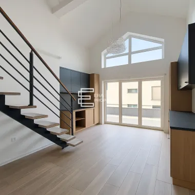 Apartament tip penthouse partial mobilat , Intabulat,zona Cristian