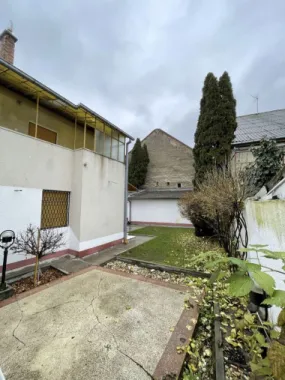 BRASADAS vinde casa cu 3 cam și teren 3 ari zona TITULESCU.