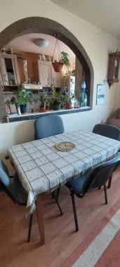BRASADAS vinde URGENT ap 2 cam etaj 4/4 pe Aleea Prahovei.