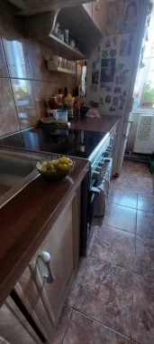 BRASADAS vinde URGENT ap 2 cam etaj 4/4 pe Aleea Prahovei.