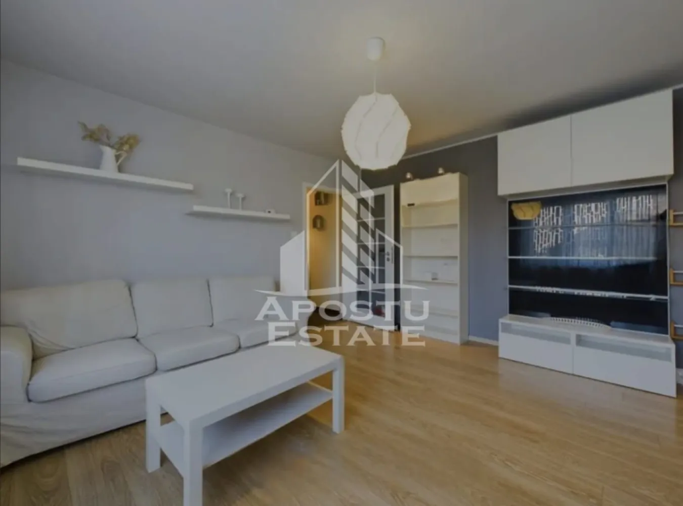 Apartament 2 camere, de inchiriat, Central, Timisoara - Agentia imobiliara APOSTU ESTATE va propune spre inchiriere un apartament cu 2 camere, spatios si luminos, situat in zona Central, o zona linistita si bine pozitionata. potrivit pentru cupluri,familii, sau persoane care isi doresc o locuinta unde sa se simta confortabil.

Suprafata utila: 50 mp

Compartimentare eficienta:

-Hol de acces generos

-Bucatarie complet mobilata si utilata

-Living luminos si spatios

-Dormitor mobilat si utilat

-Baie prevazuta cu cada

Confort si facilitati:

-Incalzirea apartamentului: centrala proprie

-Apartamentul este complet mobilat si utilat

-Nu accepta animale de companie de catre proprietar

Localizare:

-Timis,Centru – acces facil spre magazine, supermarketul Kaufland , scoli, parcuri si mijloace de transport in comun.

Ideal pentru:

-Cupluri

-Persoane singure

Pret chirie lunara: 500Euro

Programeaza o vizionare pentru a-ti putea imagina viitorul aici!

ID intern: CP3208529 !