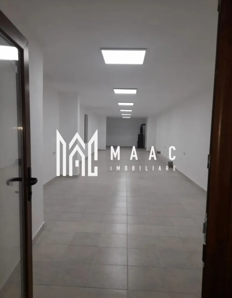 Spațiu de închiriat I 100 mp I Rășinari, Sibiu – Zona Centrala - MAAC Imobiliare va propune spre inchiriere un spațiu cu suprafața totală de 100 mp, situat în Rășinari, județul Sibiu, potrivit pentru diverse tipuri de activități.

Spațiul este versatil și poate fi utilizat atât ca spațiu comercial, cât și ca spațiu de depozitare, fiind ideal pentru mici afaceri, atelier, magazin, birou sau depozit.

Caracteristici:
Suprafață totală: 100 mp
Locație: Rășinari – zona Sibiu
Potrivit pentru orice tip de activitate
Se poate folosi ca spațiu comercial sau depozit
Acces facil

Condiții de închiriere: Se percepe o garanție în cuantumul unei chirii lunare.
Pentru mai multe detalii și programarea unei vizionări, vă invităm să contactați Maac Imobiliare, specificând ID: CP2811445.
