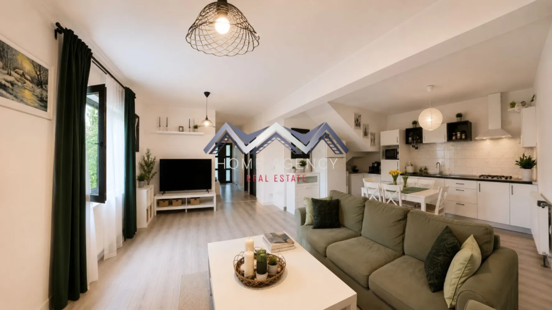 Casă individuală Tunari | 4 camere | Dormitor la parter | Teren 400 mp - Vă propunem, spre vânzare, o casă individuală P+1, situată într-o zonă liniștită și apreciată din Tunari, cu acces facil către Pipera, Otopeni și Nordul Bucureștiului. Construită în anul 2014 de actualii proprietari pentru uz personal, locuința se remarcă prin calitatea execuției, compartimentarea practică și atmosfera primitoare, fiind alegerea ideală pentru o familie care își dorește confort și intimitate.

Proprietatea este amplasată pe un teren de 400 mp și dispune de o suprafață construită de 134 mp. Casa se vinde parțial mobilată, oferind viitorilor proprietari posibilitatea de a-și amenaja locuința după propriul stil.

Parterul oferă un living generos și o bucătărie open-space, creând un spațiu luminos pentru întreaga familie. Șemineul funcțional adaugă un plus de confort și creează o atmosferă deosebită în sezonul rece, iar accesul direct către terasa acoperită extinde în mod natural zona de relaxare către exterior. Tot la parter se află un dormitor, extrem de util pentru oaspeți, persoane în vârstă sau pentru amenajarea unui birou, precum și o baie complet utilată cu cabină de duș.

Etajul este destinat odihnei și este compartimentat astfel încât să ofere intimitate fiecărui membru al familiei. Dormitorul matrimonial beneficiază de acces direct către balcon și de baie proprie (cu cadă), iar cel de-al doilea dormitor dispune de dressing și grup sanitar propriu. 

Curtea de 400 mp oferă suficient spațiu pentru amenajarea unei grădini, a unei zone de joacă sau a unui loc de relaxare. Proprietatea este completată de o magazie pentru depozitare și o pivniță, spații extrem de utile pentru organizarea eficientă a gospodăriei.

Prin construcția realizată cu materiale de calitate, compartimentarea bine gândită și amplasarea într-o zonă în continuă dezvoltare, această proprietate reprezintă o oportunitate excelentă pentru cei care caută o casă individuală în Tunari. Dormitorul amplasat la parter, cele trei băi, șemineul funcțional, terasa acoperită și anexele existente sunt detalii care contribuie la confortul și funcționalitatea locuinței, transformând-o într-un cămin pregătit să fie locuit de noii proprietari.

Dacă sunteți în căutarea unei case bine construite, cu spații echilibrate și teren generos, vă invităm să programați o vizionare pentru a descoperi toate avantajele acestei proprietăți.