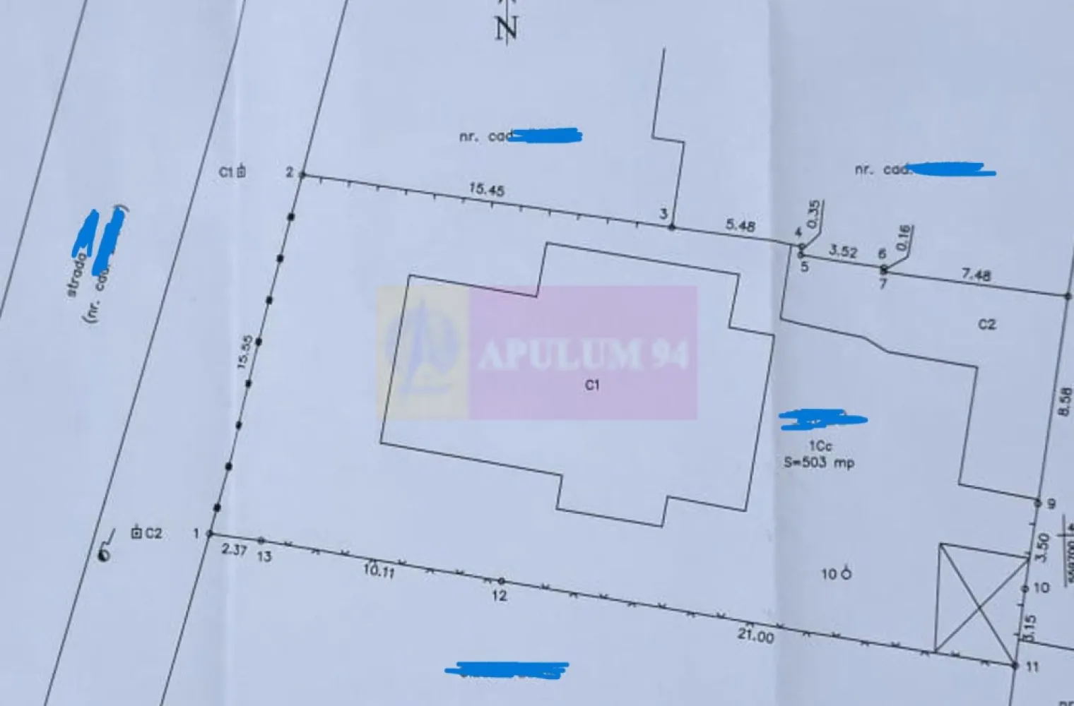 Casa de vanzare in Campina - Casă de vânzare în Câmpina – amplasare la stradă principală, teren 503 mp | Se acceptă schimb cu garsonieră + diferență

Agenția Imobiliară Mervani vă propune spre vânzare o casă situată în municipiul Câmpina, amplasată la stradă principală, cu acces facil și toate utilitățile disponibile.

Proprietatea a fost construită în anul 1957, iar în anul 2000 a beneficiat de lucrări de extindere și renovare. În prezent, casa necesită o nouă renovare, oferind viitorului proprietar posibilitatea de a o amenaja și moderniza după propriul stil.

Casa are o suprafață construită la sol de 131 mp și este compartimentată pe demisol (pivniță), parter și pod.

Compartimentare parter:

hol generos;
cameră de zi;
dormitor;
bucătărie;
baie;
spațiu tehnic.

Construcția dispune de fundație din beton, pereți din cărămidă, planșeu și structură pod din lemn. Exteriorul este tencuit și termoizolat, tâmplăria este din PVC cu geam termopan, iar acoperișul are învelitoare din tablă zincată.

La interior, pardoselile sunt finisate cu parchet, iar încălzirea se realizează prin centrală termică proprie și calorifere.

Proprietatea beneficiază și de câteva anexe gospodărești, care pot fi reamenajate în funcție de necesități, existând posibilitatea transformării acestora într-o garsonieră independentă, spațiu pentru oaspeți sau foișor de grădină.

Terenul aferent are o suprafață de 503 mp, este amenajat cu pomi fructiferi și oferă un spațiu potrivit pentru relaxare, grădinărit sau alte proiecte personale.

Proprietarul acceptă și varianta unui schimb cu o garsonieră în Câmpina + diferență de preț, reprezentând o oportunitate pentru persoanele care doresc să facă trecerea de la apartament la casă.

O proprietate cu potențial, amplasată într-o zonă accesibilă din Câmpina, potrivită atât pentru locuință permanentă, cât și pentru investiție după renovare.

Agenția Imobiliară Mervani – 0729 935 536