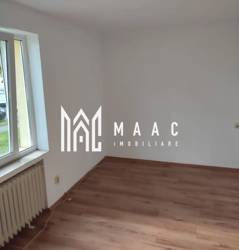 Apartament 3 camere | 60 mp utili | Zona Terezian - MAAC Imobiliare vă propune spre vânzare un apartament cu 3 camere semidecomandate, situat la parter, într-o zonă liniștită și bine conectată din cartierul Terezian. Detalii apartament: Suprafață utilă: 60 mp Compartimentare: 3 camere semidecomandate Bucătărie închisă Cămară și debara Parchet laminat Apartament renovat recent Stil clasic, bine întreținut Locație: zona Terezian – acces facil către magazine, școli, mijloace de transport și puncte de interes. Apartament potrivit pentru locuință proprie, salon de masaj, salon de înfrumusețare. 📞 Contactează-ne pentru mai multe detalii sau pentru a programa o vizionare, menționați CP2703752 !