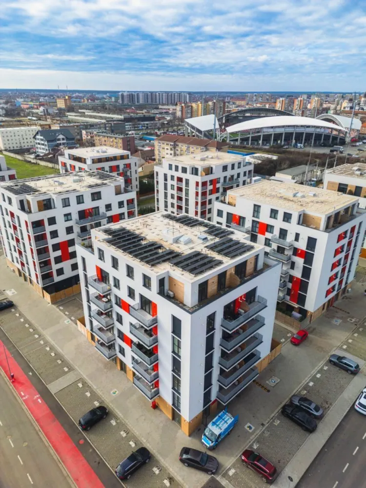 🏡 ARED City, bl. R39, ap.11 - 🏡 Locuința potrivită este cea care îți oferă confort astăzi și valoare maine.
Dacă iei în calcul achiziția unui apartament nou, ARED City, este unul dintre cele mai apreciate proiecte rezidențiale din Arad, datorită amplasării excelente, facilităților moderne și potențialului investițional.
bl. R39, ap. 11
📌 În această perioadă beneficiezi de:
✔ Discount de 2% până la 31.07.2026
✔ Predare la 30.11.2026
✔ Posibilitatea achitării diferenței de preț în maximum 2 ani

🏠 Detalii apartament:
• 2 camere
• Etaj 2
• 61 mp construiți
• 45 mp utili
• 1 dormitor + living cu bucătărie open-space
• 1 baie
• Balcon
• Loc de parcare inclus

✨ Dotări premium:
✅ Încălzire în pardoseală
✅ Aer condiționat
✅ Rolete electrice

🌳 De ce ARED City?
Ansamblul rezidențial oferă infrastructură modernă, spații verzi, acces rapid către AFI Mall, Atrium Mall, stadionul Francisc Neuman și toate serviciile necesare unui stil de viață confortabil.

💶 Preț: 75,626 € + TVA/plata integrala pana la 30.11.2026
🤝 Achiziție direct de la dezvoltator
🚫 Fără agenții | Fără comision

Dacă vrei să afli mai multe despre această locuință sau despre celelalte apartamente disponibile în ARED City, sunt aici să îți ofer toate informațiile de care ai nevoie și să găsim împreună varianta potrivită pentru tine.

📞 Mihai Bica – Consultant Imobiliar
📱 0742 543 526
🏢 Acasă Arad
📍 Bulevardul Decebal nr. 2, Arad
