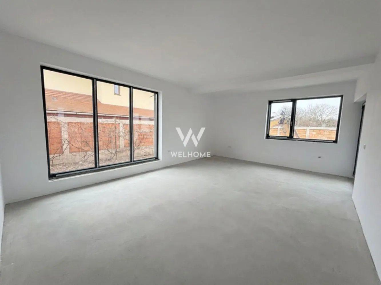 Casa individuala cu Dormitor la PARTER in Cristian-Sibiu - Locuinta individuală P+E , ideală pentru o familie – teren 530 mp

Vă prezentăm o casă individuală spațioasă și bine compartimentată, situată pe un teren generos de 530 mp, cu o suprafață utilă de 145 mp, proiectată pentru confort, lumină naturală și funcționalitate, fiind pozitionata pe soare. 

LA PARTE: 
-Regasesti un living generos de unde se face accesul către terasă, care oferă deschidere către curtea din spate, un loc ideal pentru relaxare, grătar sau timp petrecut în aer liber.
-Bucătărie separată, 
-Dormitor/ birou 
-Baie și spațiu tehnic. 

LA ETAJ:
 Se află 3 dormitoare bine proporționate. 
-Dormitorul matrimonial beneficiază de baie proprie și dressing, oferind intimitate și confort.
-Pe hol se află o baie mare, destinată celorlalte dormitoare. 
-Două dintre camere au acces la o terasă mare comună, iar al treilea dormitor dispune de balcon propriu, oferind spațiu suplimentar pentru relaxare.

Beneficiezi de un POD care este pretabil pentru depozitare, beneficiaza de placa de beton peste etaj.
Filigorie de lemn in spatele casei
LA INTERIOR se preda la cheie, gard, poarta, carport si curtea nivelata. Cu pavaj acces auto si pietonal.
LA INTERIOR: casa se preda la alb, pregatita pentru a-ti pune finisajele. Cu incalzire in pardoseala atat la parter cat si la etaj.

Se afla pe o strada asfaltata, intr-o zona cu case finalizate pe un teren cu o deschidere de 16 mp

Proprietatea combină perfect spațiile interioare bine gândite cu curtea generoasă, fiind alegerea ideală pentru cei care își doresc liniște, intimitate și confort într-o locuință modernă.

PRET: 305.000 EURO 

📞 Pentru mai multe detalii sau programarea unei vizionări, contactati-ma.
0740029352- Ioana Larisa