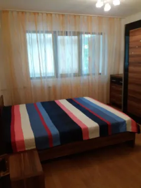Apartament 2 camere, decomandat, et1, bloc cu lift, zona 8 Martie, Ploiesti