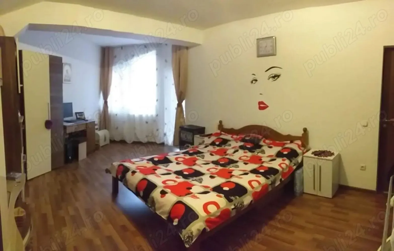 BRASADAS vinde casa individuala in zona Closca. - Agentia Imobiliara BRASADAS vinde casa individuala in zona Closca cu o suprafață utilă de 240mp. si garaj, cu teren aferent de 500 mp. si cu regim de înălțime P+1E compartimentat dupa cum urmeaza :

Parter
frizerie
2 dormitoare
frizerie + baie
bucătărie
living
garaj
cameră tehnică
terasă 

Etaj
living 
baie
2 dormitoare
balcon

Front stradal 30m. 

Detalii construcție:
- structură din beton și cărămidă
- acoperiș din țiglă
- tâmplărie PVC cu sticlă termopan
- izolație exterioară din polistiren de 15 cm
- gard din stâlpișori de beton armat cu fier forjat.

Se poate folosi si ca spațiu comercial .
Utilități: apă, gaz, curent.
Imobilul este dotat cu centrală proprie prin condensare firma Vaillant .
Interiorul este facut parțial.
Pe teren se mai află o casă bătrâneasca.

Www.brasadas.com.