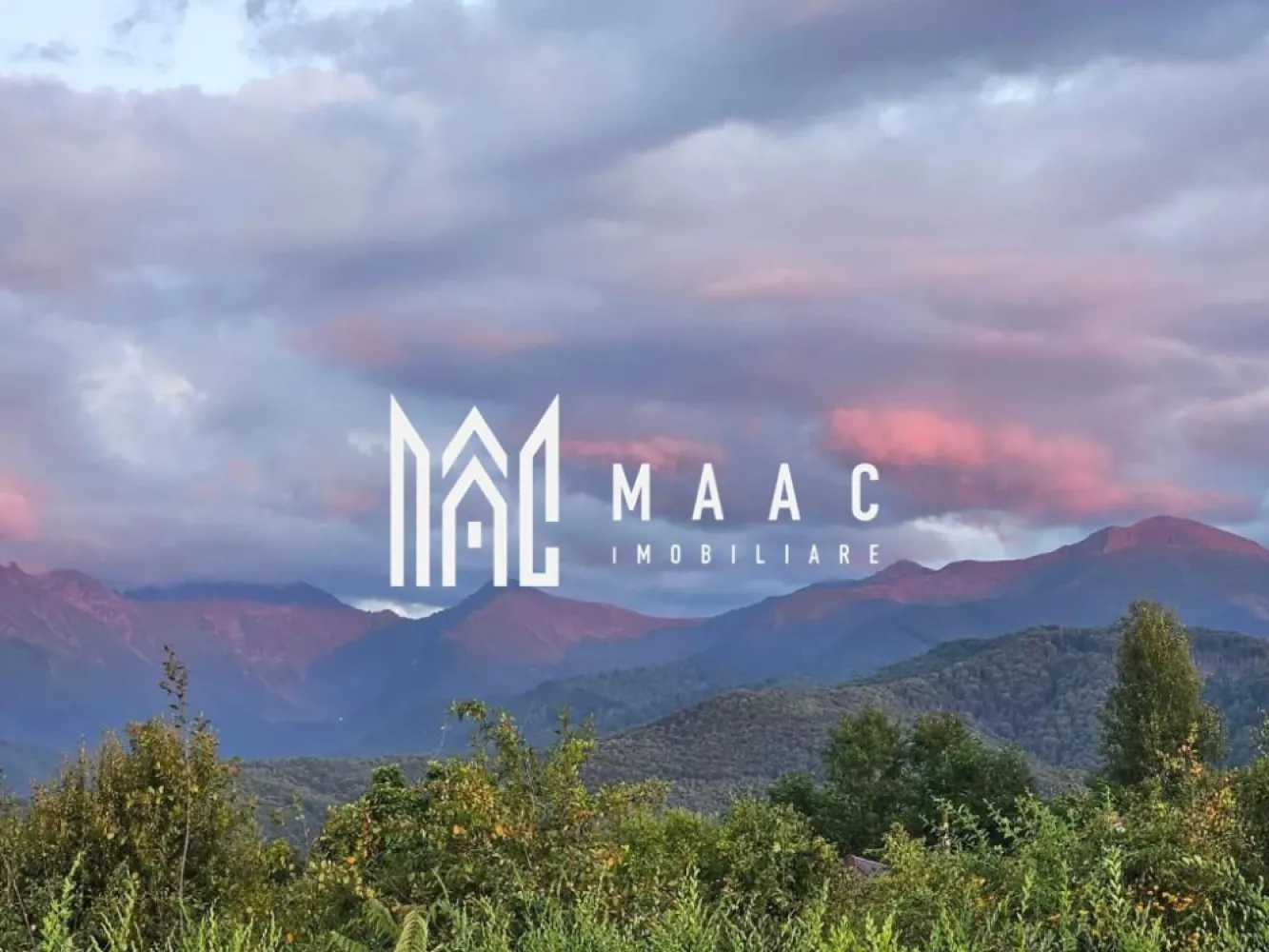 Vilă superbă | 4 camere | 500 mp teren | Vedere la munte | Valea Avrigului - Maac Imobiliare prezintă o oportunitate ideală de investiție, locuință permanentă sau de weekend – o casă de vacanță situată în pitoreasca zonă a Văii Avrigului, într-un cadru natural deosebit, perfect pentru iubitorii de munte și activități în aer liber.

Imobilul are o suprafață utilă de 120 mp, fiind amplasat pe un teren generos de 500 mp, și dispune de:

3 dormitoare spațioase
Living primitor, perfect pentru relaxare în familie
Bucătărie complet utilată (frigider, cuptor cu microunde)
2 băi, ambele dotate cu cadă
Terasă cu vedere superbă la munte
Balcon și grădină amenajată
Parcare privată gratuită
Grătar în curte, ideal pentru seri liniștite cu prietenii
Locuința este echipată cu centrală pe lemne și încălzire electrică, ceea ce asigură costuri reduse de întreținere. Zona este excelentă pentru activități recreative precum drumeții, ciclism, schi sau pescuit, fiind un punct de atracție pentru turiști, dar și o alegere inspirată pentru cei care caută liniște și natură.

✅ Poate fi folosită ca reședință permanentă, casă de vacanță sau investiție turistică (închiriere în regim hotelier).

📍 Valea Avrigului – una dintre cele mai frumoase zone montane din apropierea Sibiului, cu acces facil și peisaje spectaculoase în orice anotimp.

Pentru mai multe detalii precizati telefonic ca ati vazut anuntul cu ID: CP2835260