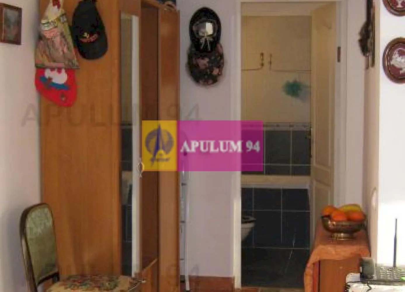 Apartament 2 camere zona Pipera OMV - Vanzare apartament 2 camere intr-un compex rezidential aproape de rondul OMV Pipera. Complexul se afla intre lac si padure la strada cu access la transport in comun. Apartamentul este la etajul 3 din 5, confort 1, are o suprafata utila de 63mp, Apartamentul are o terasa mare orientata VEST, centrala proprie si se vinde complet mobilat si utilat, impreuna cu un loc de parcare
BLocul are LIFT si paza asigurata. Complexul detine spatii verzi, loc de joaca pentru copii.