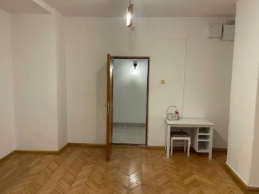 Ag BRASADAS închiriază BIROU 4 cam 120 mp Piaţa Romană.