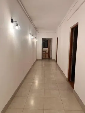 Ag BRASADAS închiriază BIROU 4 cam 120 mp Piaţa Romană.