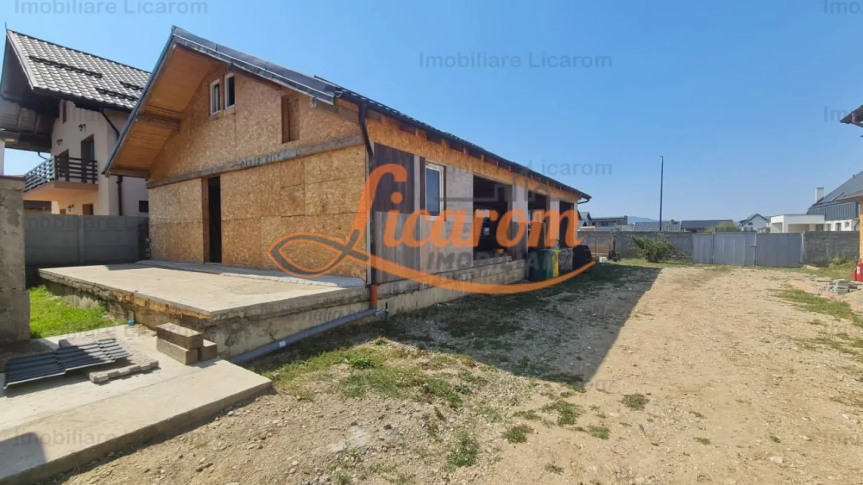 Proprietate in Cristian cu trei constructii+o fundatie,450000euro