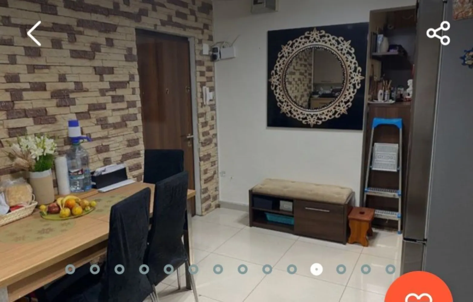 BRASADAS vinde ap 3 cam etaj etaj 1/4 PARCARE Micro 16. - Agenția Imobiliara BRASADAS vinde apartament cu trei camere situat in Micro 16 pe strada Muncii, zona linistita apeoape de mijloace de transport si parcuri.
Dispune de: 3 camere ( 2 dormitoare, 1 living), 1 bucatarie, 1 baie, 1 hol, 2 balcoane si loc de parcare. Se alfa la etajul 1 din 4 (2 apartamente pe palier).
Este complet mobilat cu exceptia unor obiecte ( detalii la intelegere ).
Utilitati: centrala proprie, parchet, gresie, faianta, geamuri termopan, izolat, schimbat instalatii curent, apa.
Pentru mai multe oferte accesați www.brasadas.com.