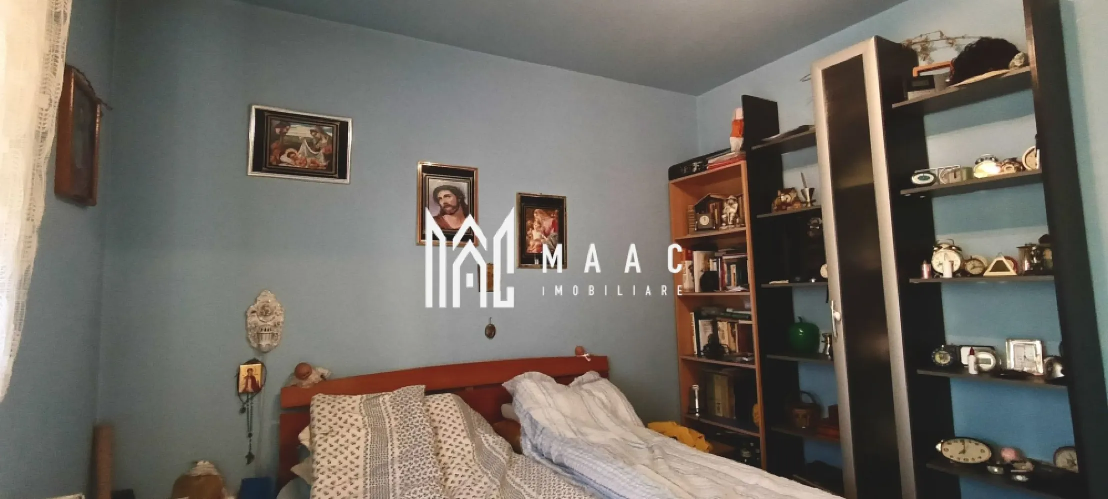 Apartament | 72 MPU | 3 camere | 2 Balcoane | Pictor Brana - MAAC Imobiliare vă propune spre vânzare un apartament cu 3 camere situat în zona Pictor Brana o locație liniștită și foarte căutată, aflat la etajul 2/3 al unui imobil construit în 2008 . 

Avantajele Locației:
Natură și Recreere: În imediata apropiere se află parcul, ideal pentru plimbări și activități în aer liber

Acces rapid la școli, grădinițe și diverse magazine 

Acces facil la mijloacele de transport în comun

Curte comună proprie a blocului

Caracteristici Principale:
Suprafață utilă: 72 mp

Decomandat 

Orientare: Sud-Estică (lumină naturală pe tot parcursul zilei)

Compartimentare:
living 
cu
bucătărie open-space

2 dormitoare fiecare cu ieșire pe balcon

1 baie 

2 balcoane 

hol de acces

Vedere excelentă spre munte

Sistem de încălzire: Centrală proprie și calorifere

Pentru vizionări sau mai multe detalii contactați-ne și specificați codul proprietății ID:CP2965870.